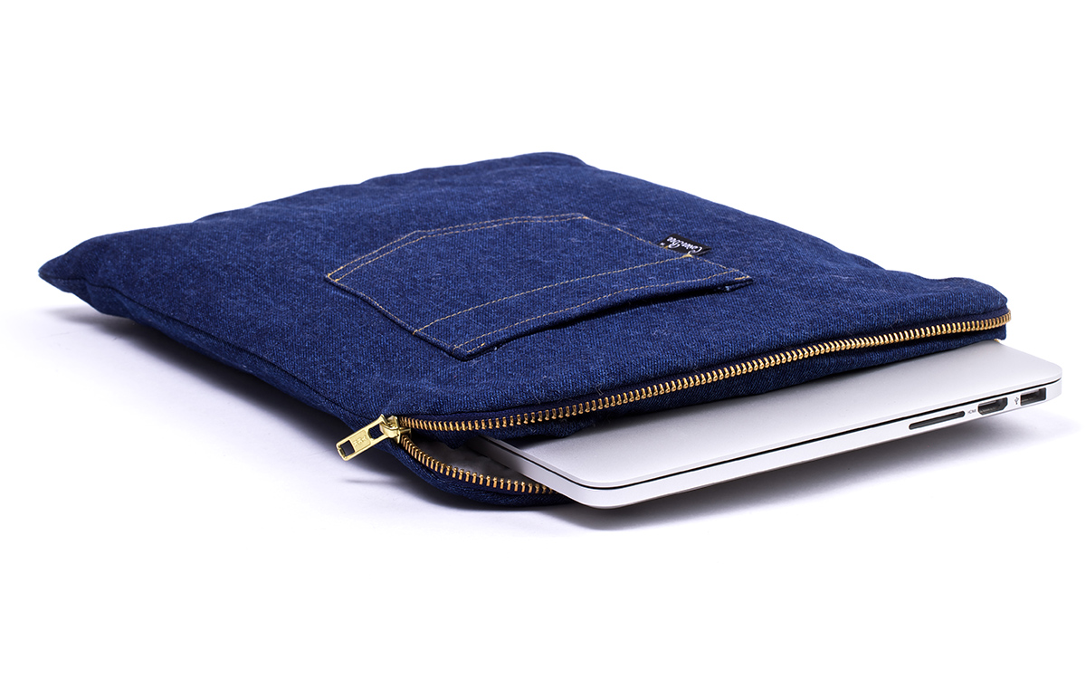 https://www.coverbee.fr/images/products/fr/zipper/housse-laptop-denim-jeans.jpg